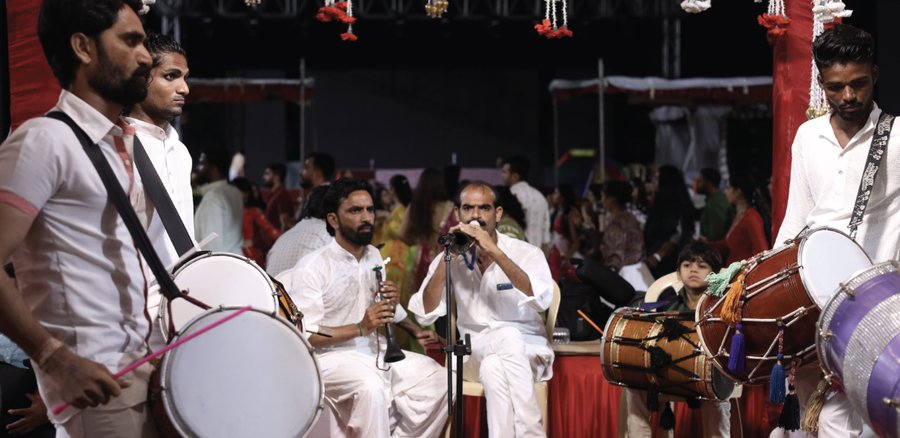 Live Mandli performance